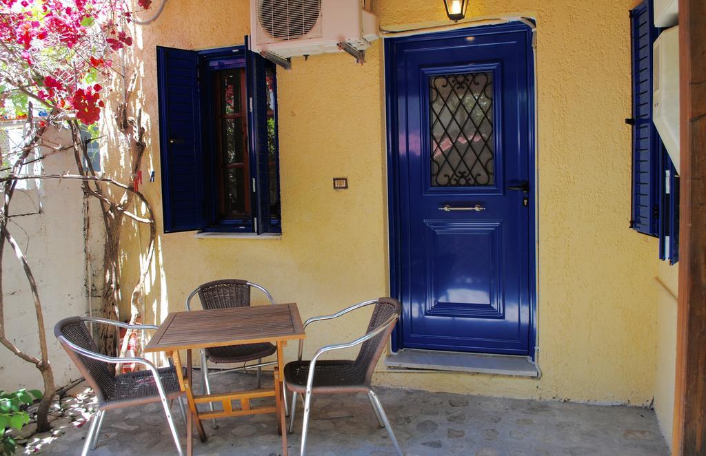 Jimmy'S Place Ormos  Exterior photo